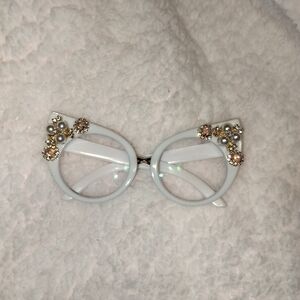 FASHION EYEWEAR